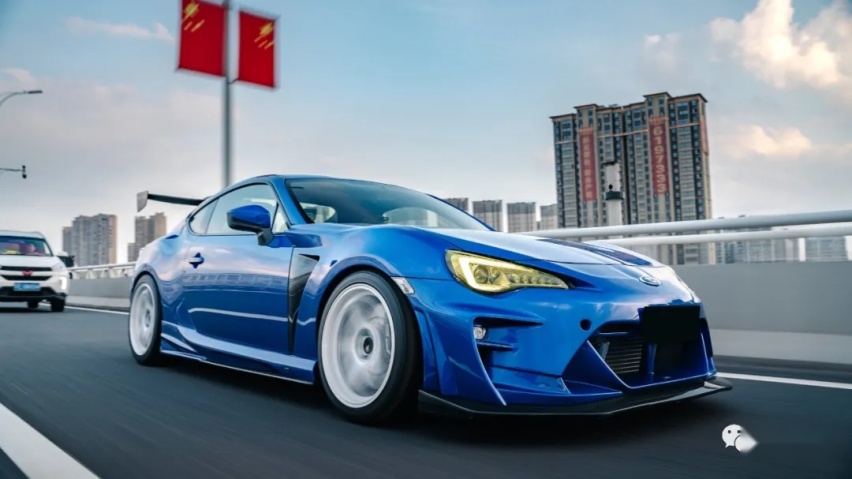 改装清单远超18cm的斯巴鲁BRZ，试遍OHLINS、ARAGOSTA