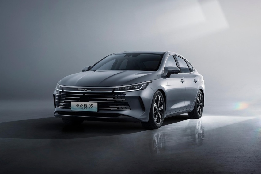 电车比油车便宜？比亚迪两款荣耀版插混新车7.98万元起售