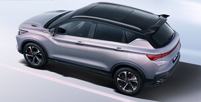 又一款SUV“爆发”！4根排气管，涡轮增压，7万级的定价