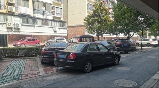 私人车位被占用，直接锁车算违法吗？该如何“妥善”处理？