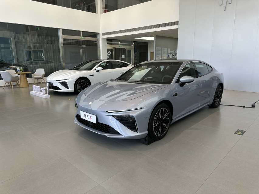 探店 | 价格下探品质依旧 静态体验哪吒S 520版