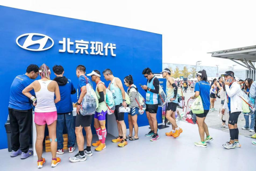 激情再现，北京现代以科技实力领跑2023北京国际马拉松
