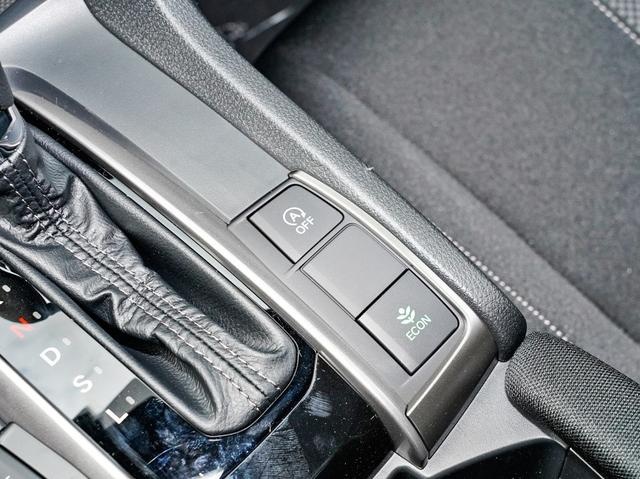 20万元以内的运动轿车，思域两厢值得买？