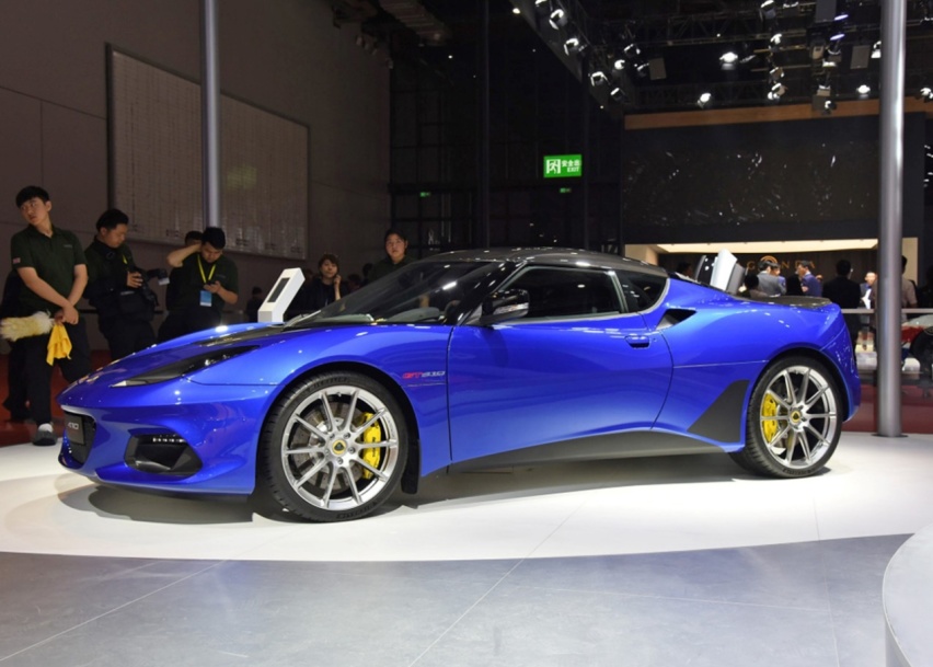 3.5L V6机械增压，4.1秒破百，极速280km/h