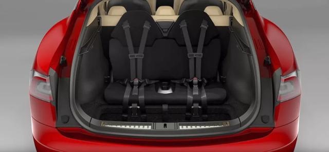 外媒试驾Model Y:做工有提升 但依旧粗糙