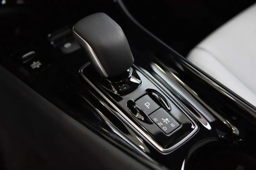 补贴后22.58万起，丰田C-HR EV上市