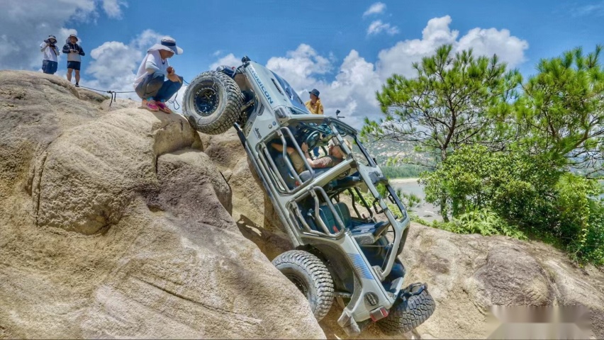 Jeep 2024新里程，品牌探享中心店庆兼Jeep上海探享俱乐部启动
