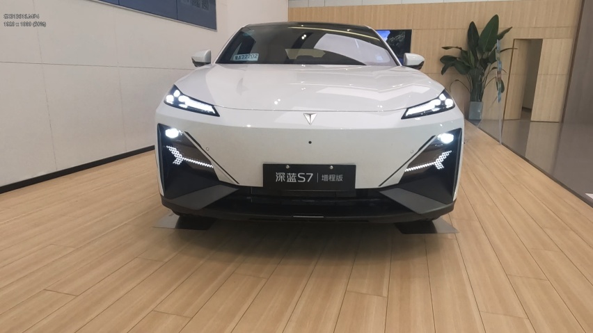 用科技重构出行想象，到店实拍深蓝S7