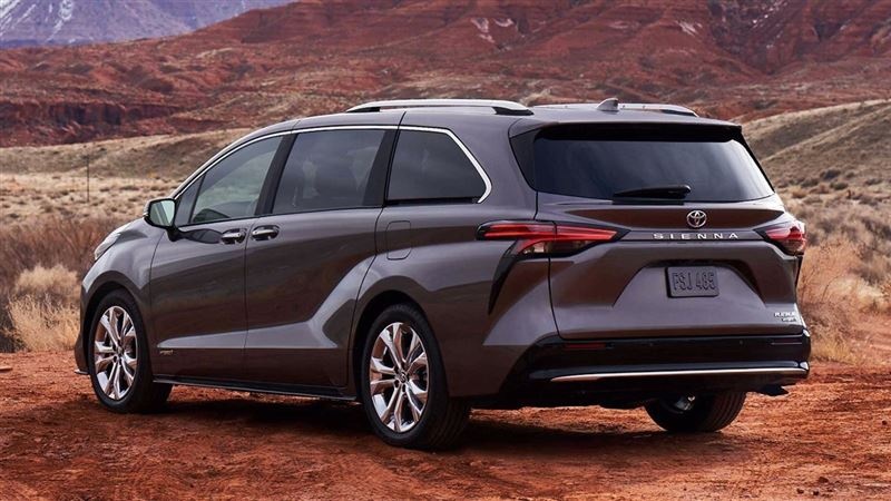 丰田全新塞纳 2.5L混动与RAV4相同 顶级配腿托和冰箱