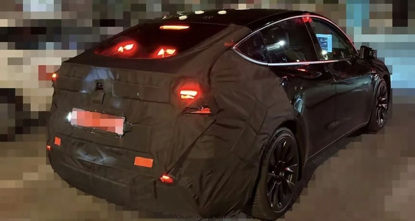 特斯拉Model Y Plaid无伪装谍照曝光，尾灯又变了，但好看了