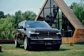 想要全尺寸豪华 SUV，林肯领航员和路虎揽胜选哪个啊？