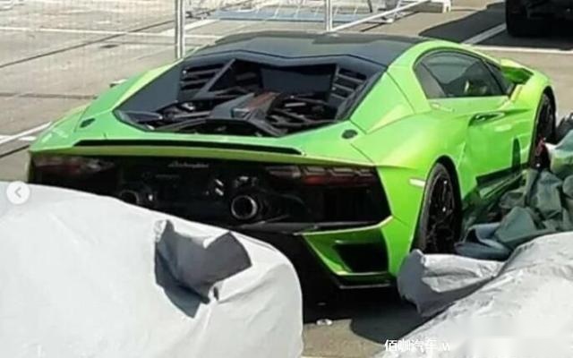 兰博基尼Aventador首款后轮驱动谍照