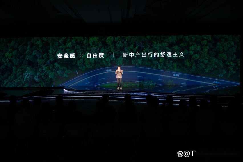 标配即满配，摩卡DHT-PHEV让你告别买车的选择焦虑