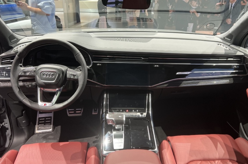 2023广州车展丨限量300台 全新奥迪SQ7暗夜骑士版预售价117万