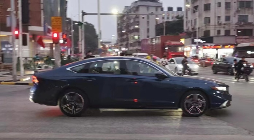 “绿牌”雅阁现身街头，配CarPlay+按键换挡，还看汉DM-i？