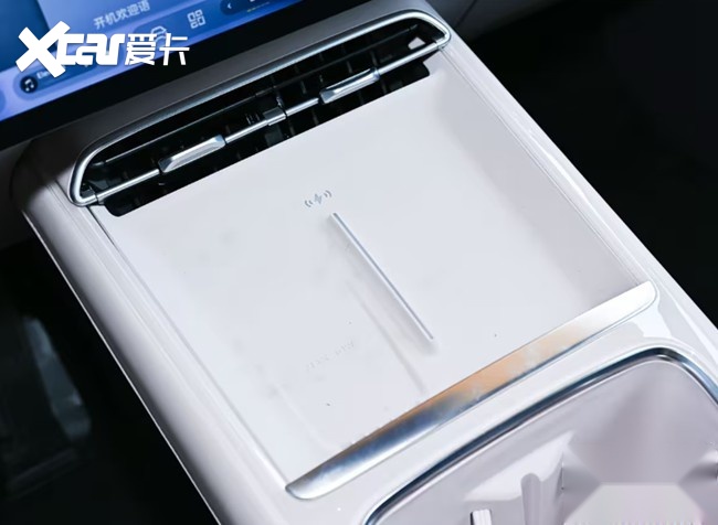 南京数智工厂挂牌 全新深蓝S07上市交付 售15.69万元起