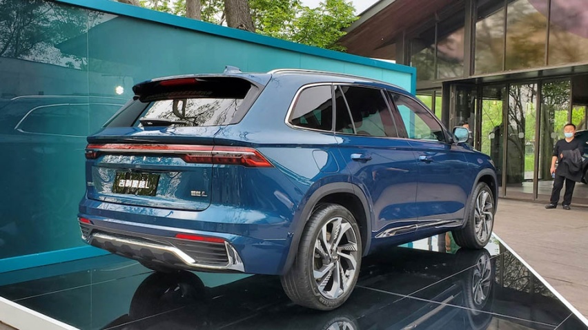 轴距超汉兰达/标配沃尔沃2.0T，解析吉利全新旗舰SUV