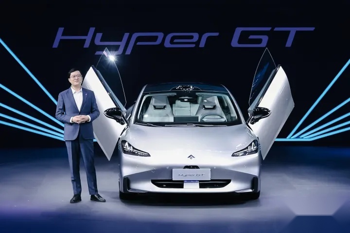 广州车展开幕，国产超跑Hyper GT、新款ES8等亮相