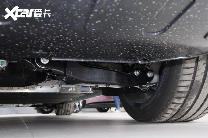 售22.99万起，车长达到5米，最高续航666公里，静态体验飞凡F7