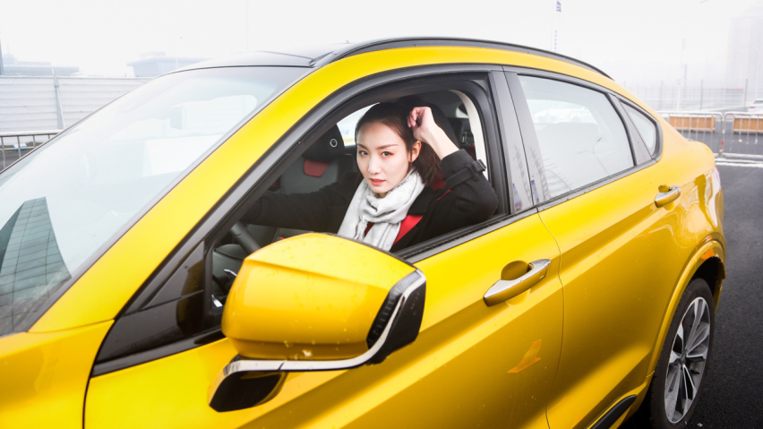 一款行走的荷尔蒙 看吉利星越如何俘获美女芳心！