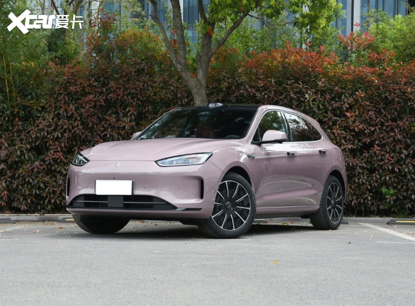 车长近4米8,造型优雅,续航1425km,搭载华为技术,带你看问界m5