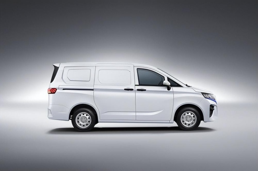 北汽制造纯电MPV， 王牌M7EV官图发布！