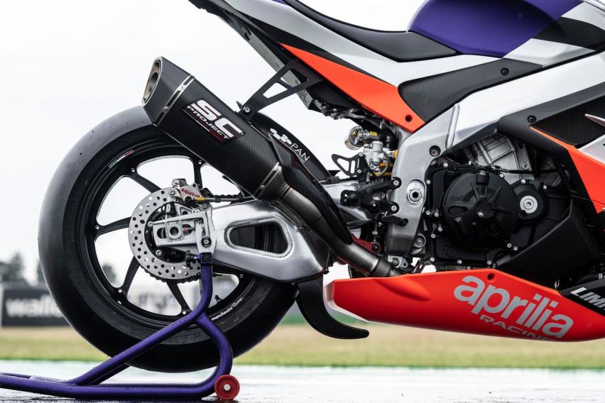 阿普利亚RSV4 XTrenta，230马力车重仅166kg，堪称猛兽