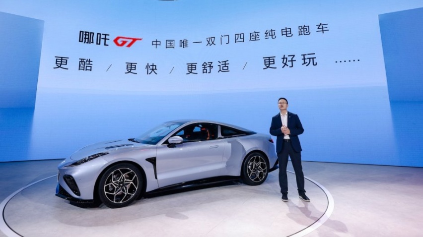 中国唯一双门四座纯电跑车哪吒GT售价17.88万元起，贵吗？
