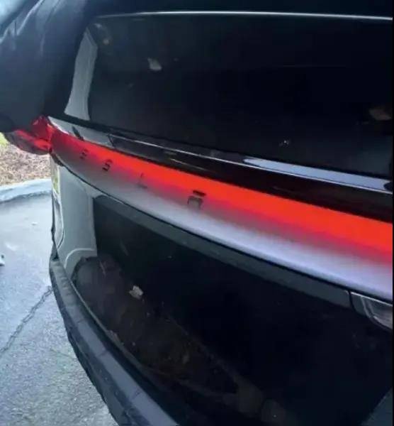 贯穿式头灯，续航或达800km，新款特斯拉ModelY效果图曝光