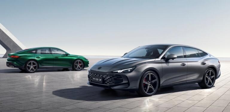 MG7正式上市 上汽“掀桌子”11.98万起售 两种动力可选