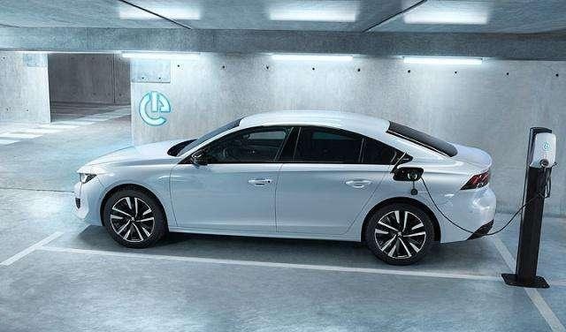 跌至谷底押宝新能源车 法系还能雄起吗？