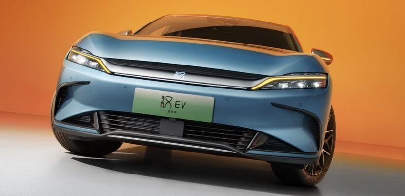 20万级中型纯电轿车，深蓝SL03 EV和汉EV，怎么选？