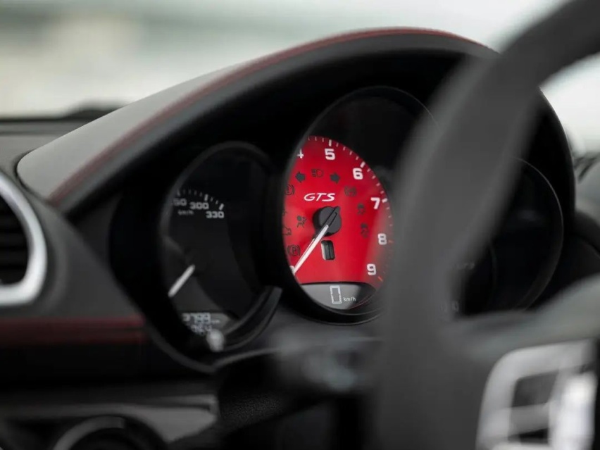 4.0L自吸+6挡手动，外媒抢先测718 GTS，评价是..