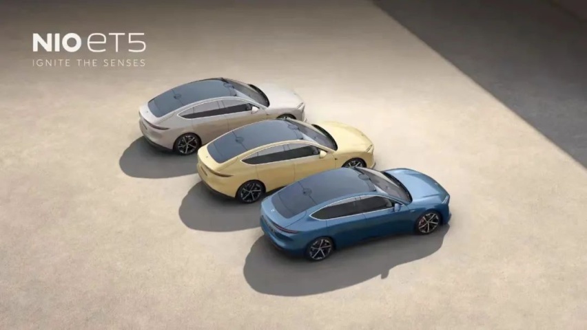 ET5让蔚来APP瘫痪，这车有多好，买它还是更便宜的Model 3？