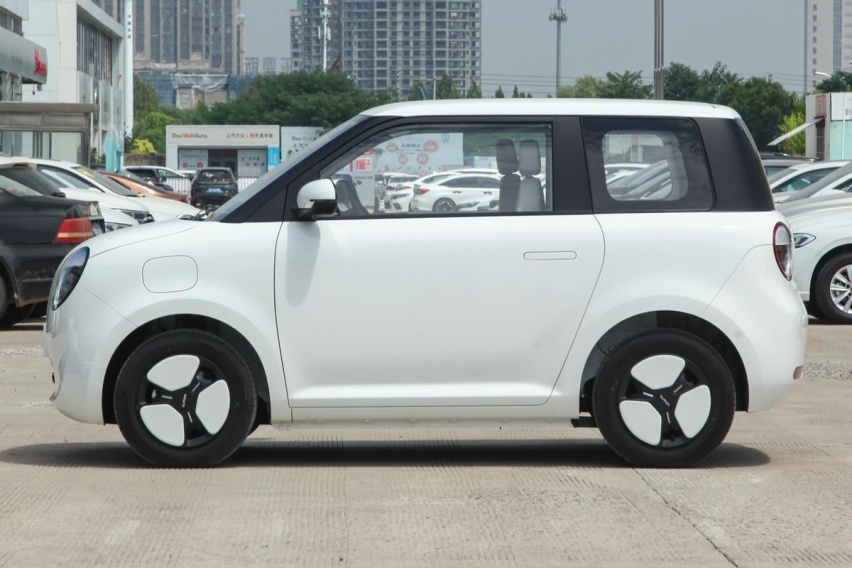 预算5万买微型纯电车 吉利熊猫mini和长安Lumin谁是最优选？