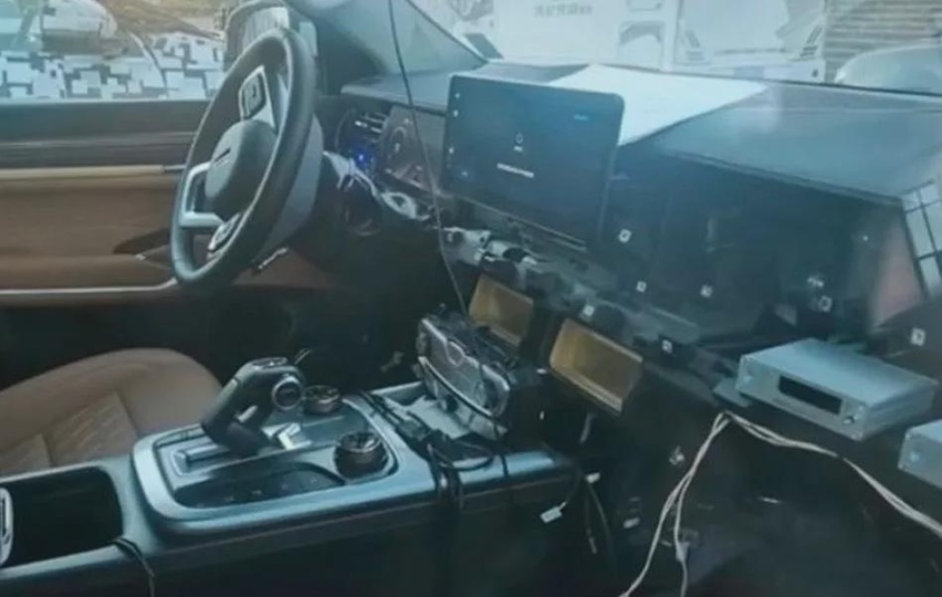 坦克600路试谍照曝光，3.0T+9AT，外形更霸气！