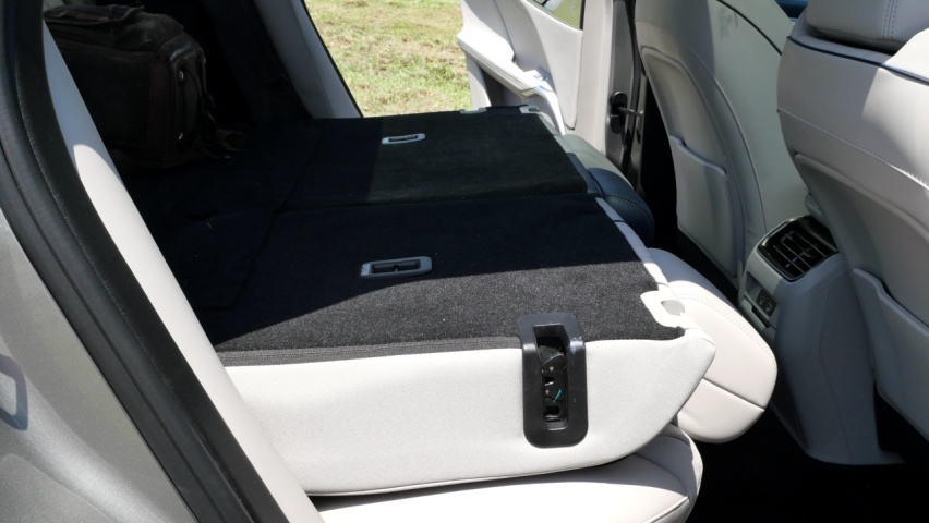 试驾新摩卡DHT-PHEV 轴距超过2米9 竞品是谁？