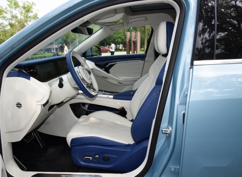 30万级SUV“天花板”，岚图FREE拥有德系豪车驾控，还补贴3万