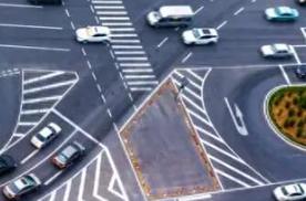 左转待转区+可变车道！走错扣6分罚200，别踩坑