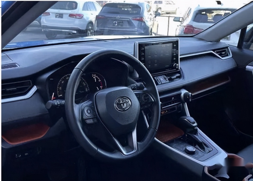 全新丰田RAV4海外实拍曝光 搭载2.5L发动机