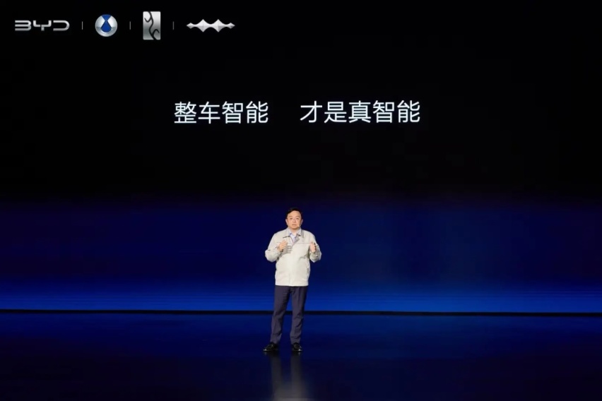 走上了智能化快车道，下半场的比亚迪更“恐怖”