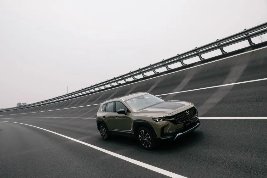 巅峰对决演绎破茧之力 马自达CX-50行也独占日系SUV三强首位