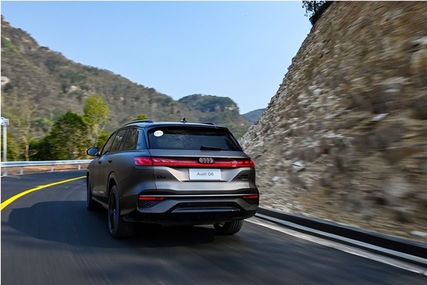 奥迪全球最大的SUV，你猜多少钱？