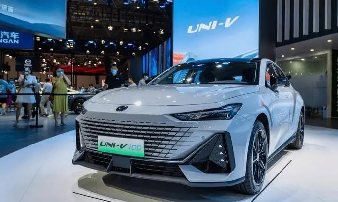 UNI-V iDD被车主投诉，称销售没有兑现赠送充电桩的承诺