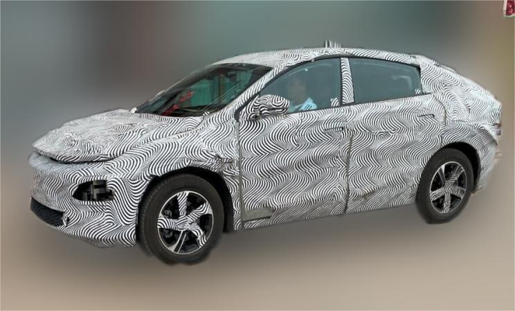 小鹏全新SUV路试曝光，采用溜背设计，剑指Model Y