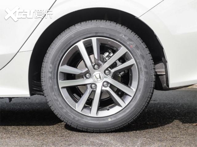 谁才是年轻人的第一辆运动型车 长安UNI-V VS东风本田思域