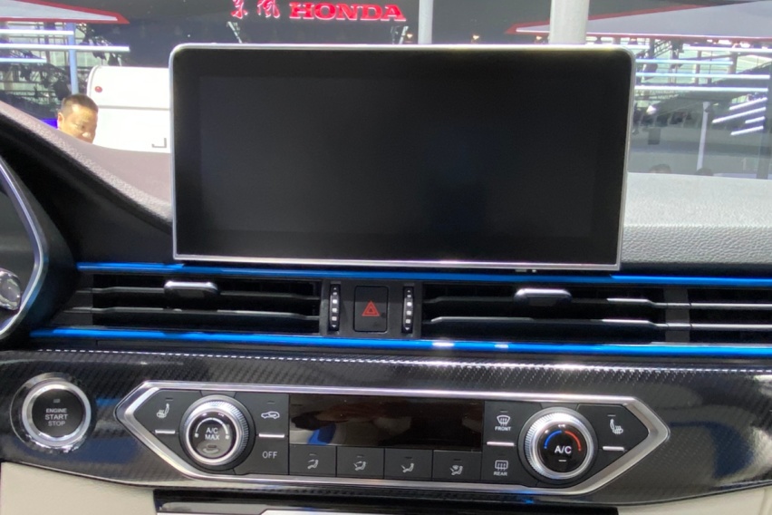 前脸变化很大 广州车展实拍新款捷途X70S EV