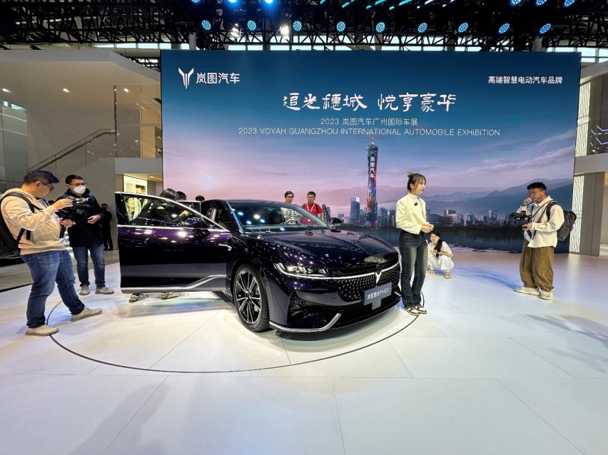 预售26.69万元起，纯电续航262km，岚图追光PHEV开启预售