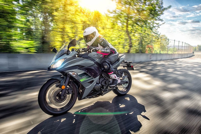 川崎Ninja650换代升级，外观极富战斗感