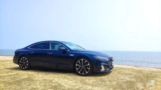 5.6秒破百、3.0T V6引擎的魅力，深入试驾奥迪A7L